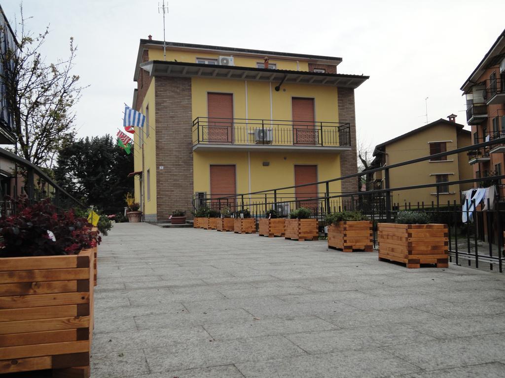 Pavia Ostello Kültér fotó