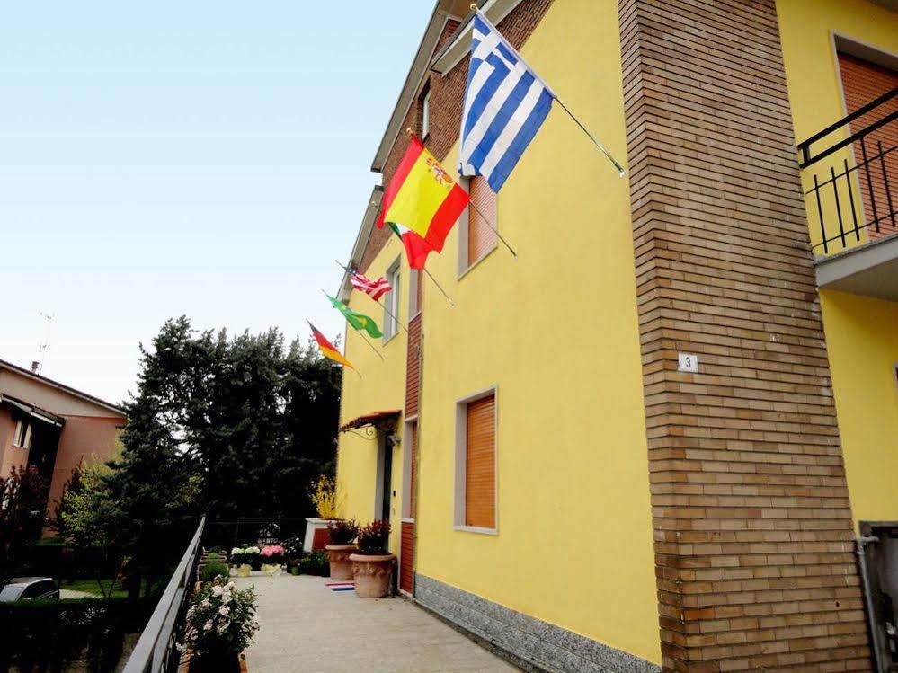 Pavia Ostello Kültér fotó